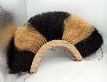 AH6183 - Helmbusch (Holz) der r�mischen Offiziere beige/schwarz
