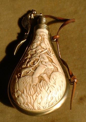 V07 - Dekorative Pulverflasche im 18. Jhdt. - Stil