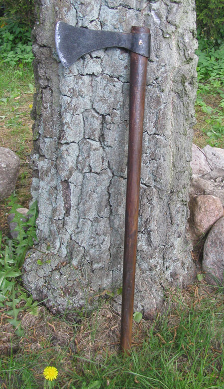 Y64 - Mittelalterliche Wikinger Axt mit l�nglichem Blatt