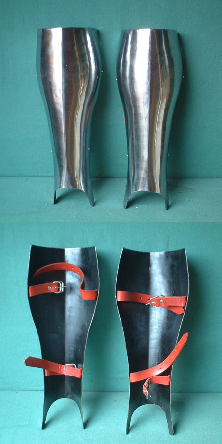 AH6027 - Medieval heavy steel greaves f.protection of leg fronts