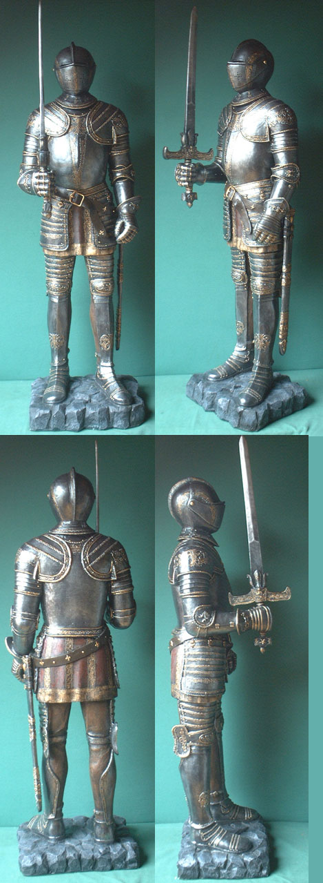 T18 - Figure Knight in Armour with raised sword, 16th century