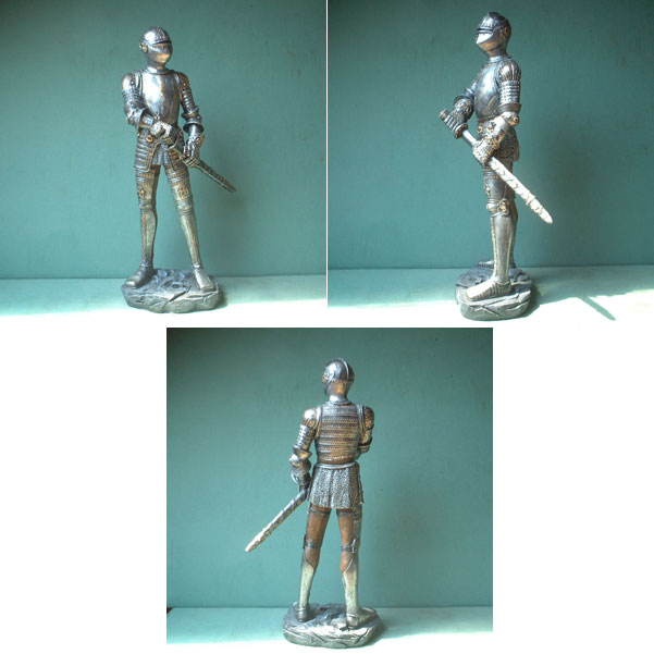 T25 - Knight figure in suit of armour, around 1550