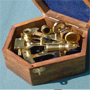 Kleiner Marine Sextant im Holzkasten